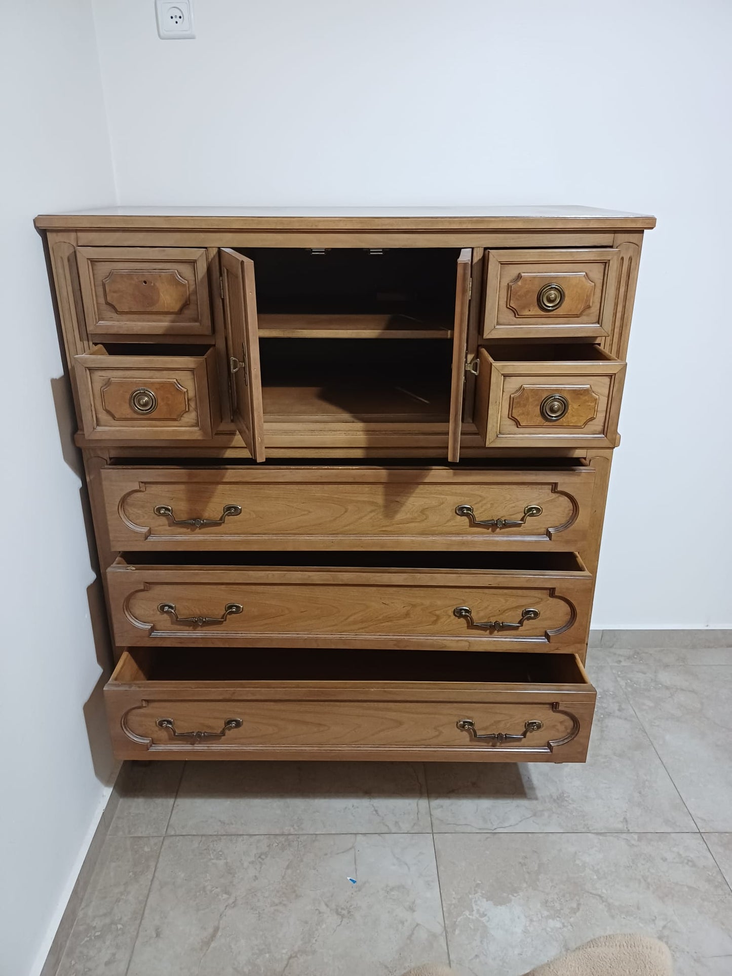 Dresser