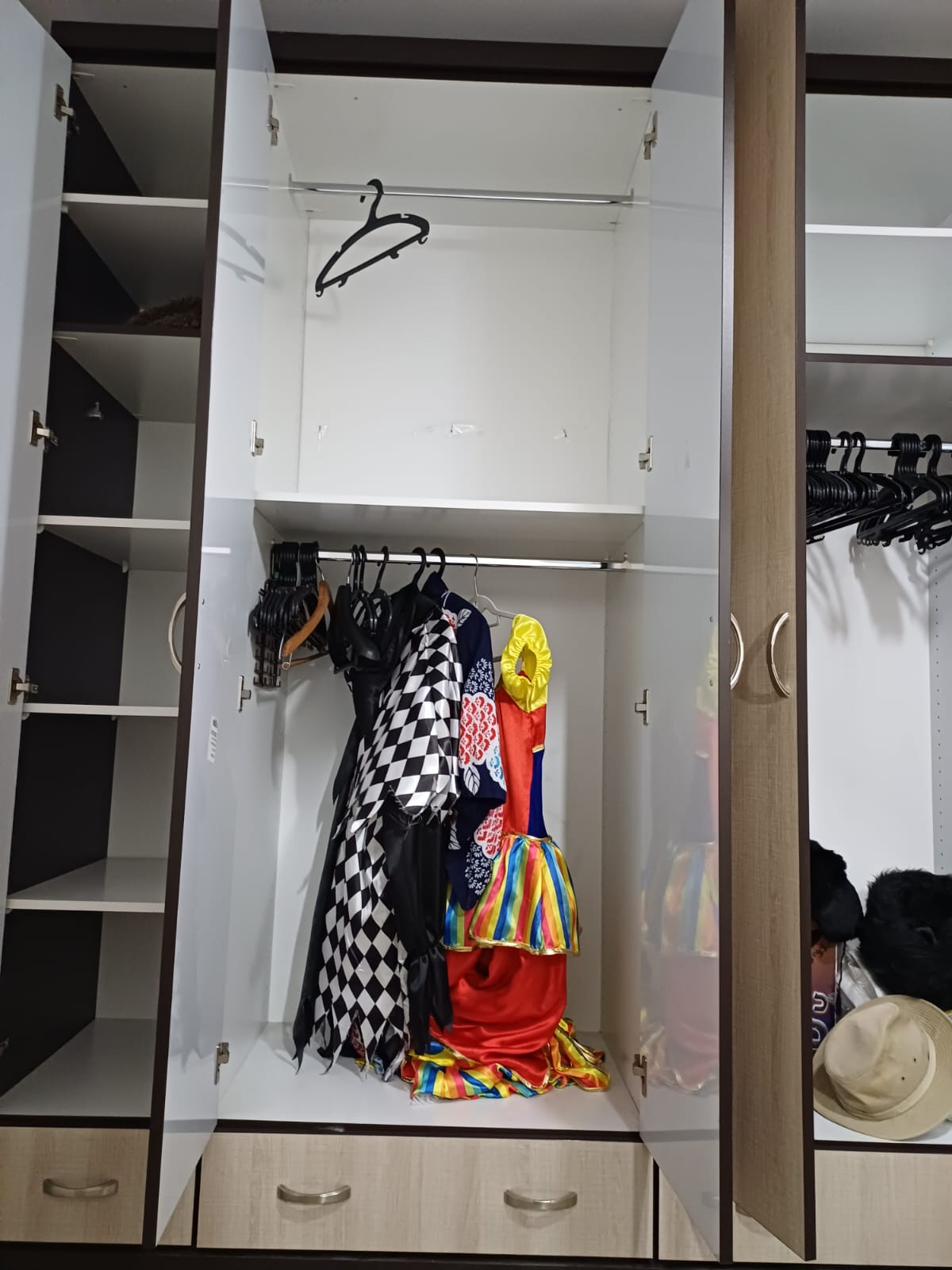 9-Door Closet